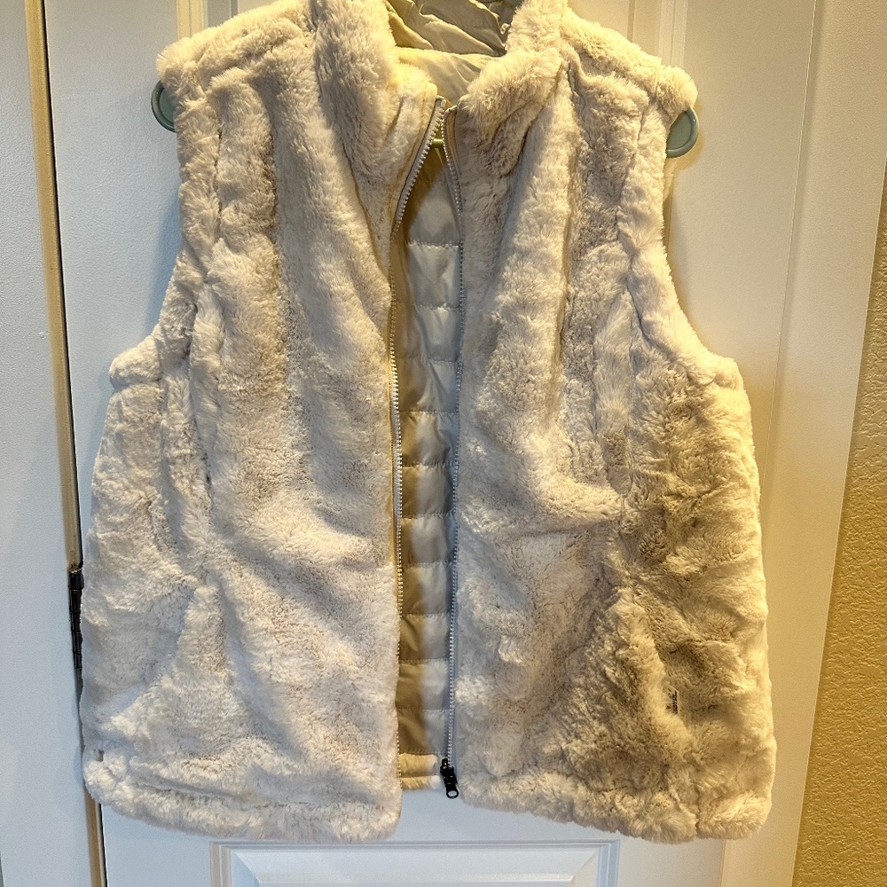 Women’s Faux Fur vest Large
